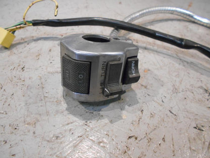 Framsidan på Styrelreglage från en Suzuki VS 750 Intruder -1986 motorcykel.