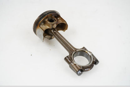 Framsidan på Kolv från en Yamaha FJR 1300 -2005 motorcykel.