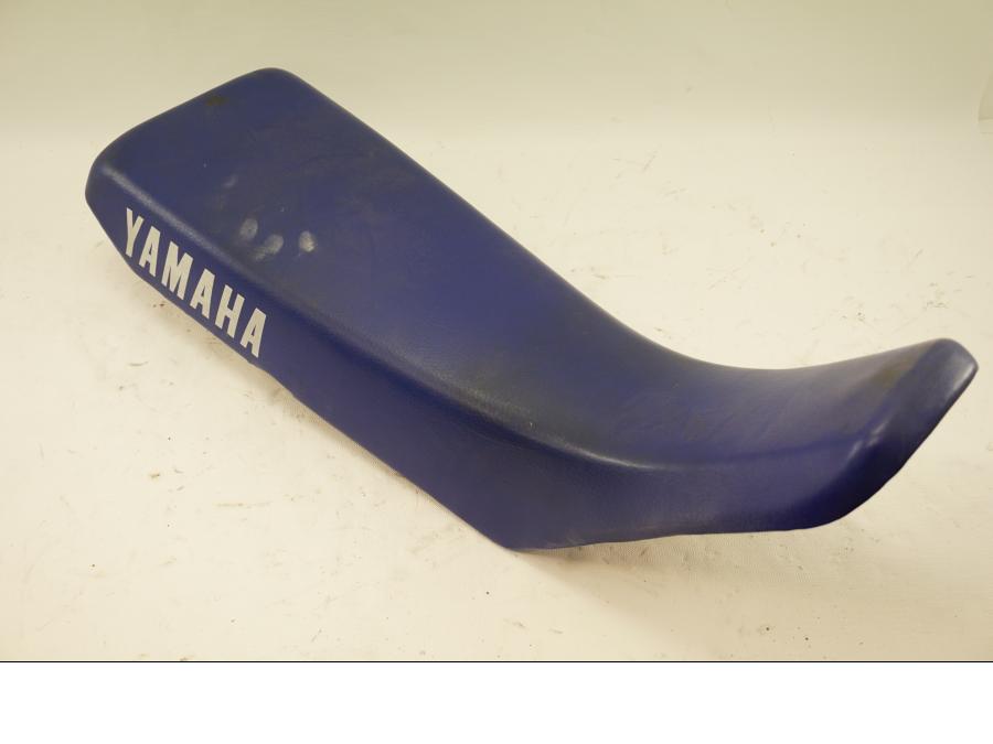 Framsidan på Sadel från en Yamaha DT 125 -2002 motorcykel.