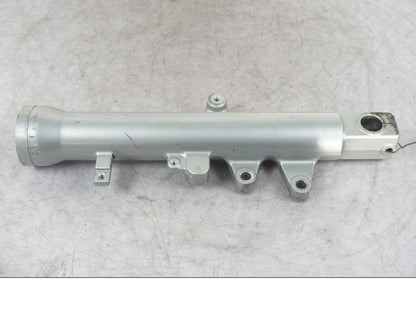 Vänster sida på Gaffelben från en Suzuki SV 650 S -2005 motorcykel.