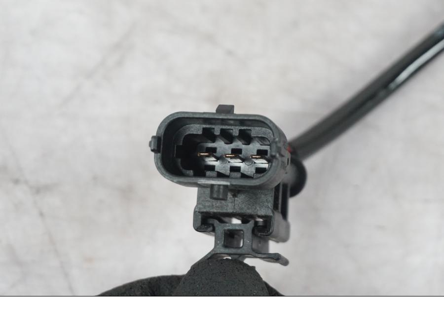 Höger sida på Tändspole från en KTM 1290 Super Duke R -2022 motorcykel.