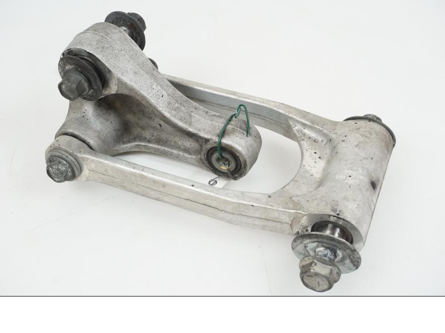 Framsidan på Stötdämparlänkage från en Suzuki GSX-R 1000 -2007 motorcykel.