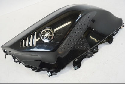 Framsidan på Tankkåpa från en Yamaha YZF R7 -2022 motorcykel.