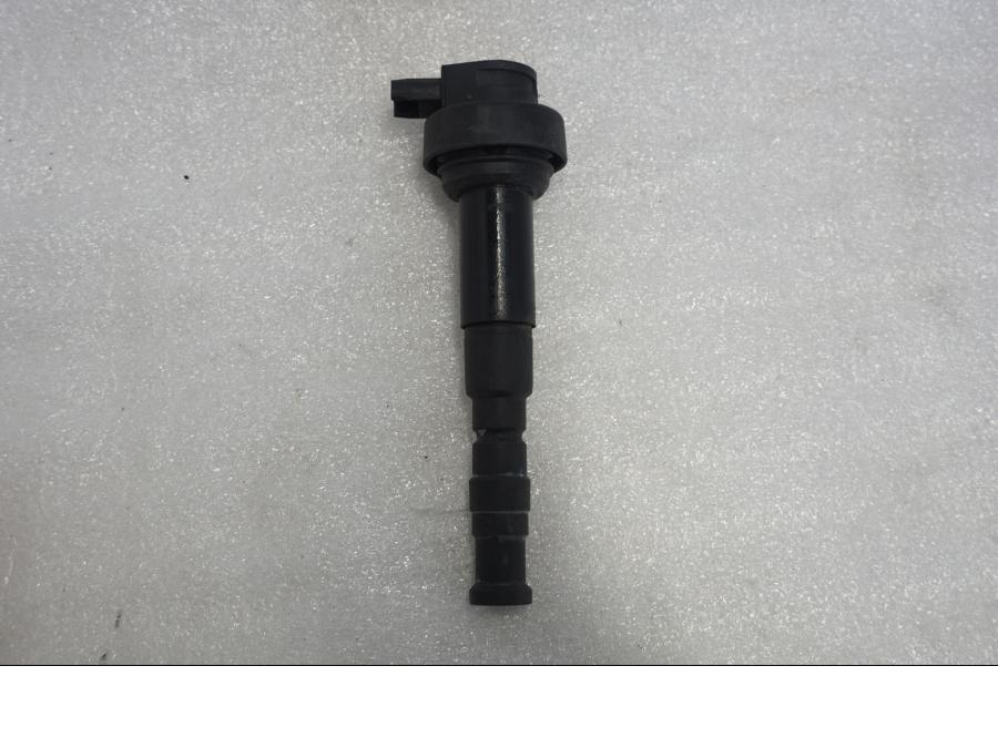 Framsidan på Tändspole från en BMW K 1300 R -2011 motorcykel.