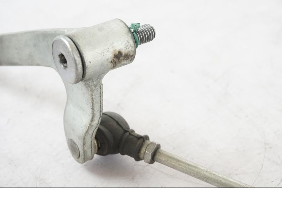 Höger sida på Växelpedal från en Honda NT 650 V -2002 motorcykel.