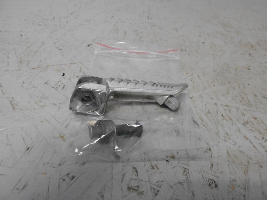 Framsidan på Fotpinne från en Suzuki GSX-R 1000 -2007 motorcykel.