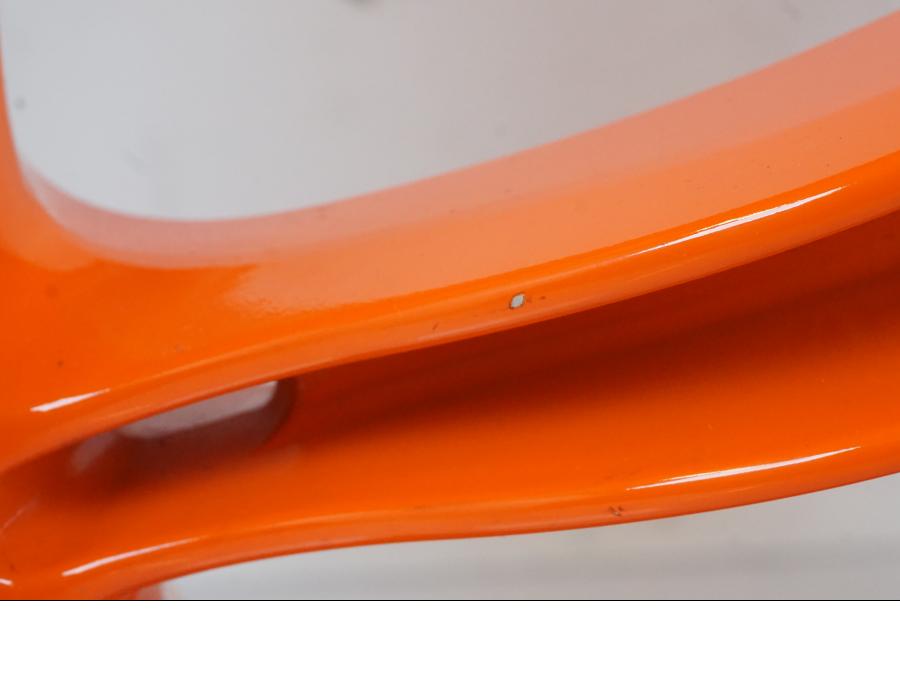 Höger sida på Fälg från en KTM 1290 Super Duke R EVO -2023 motorcykel.