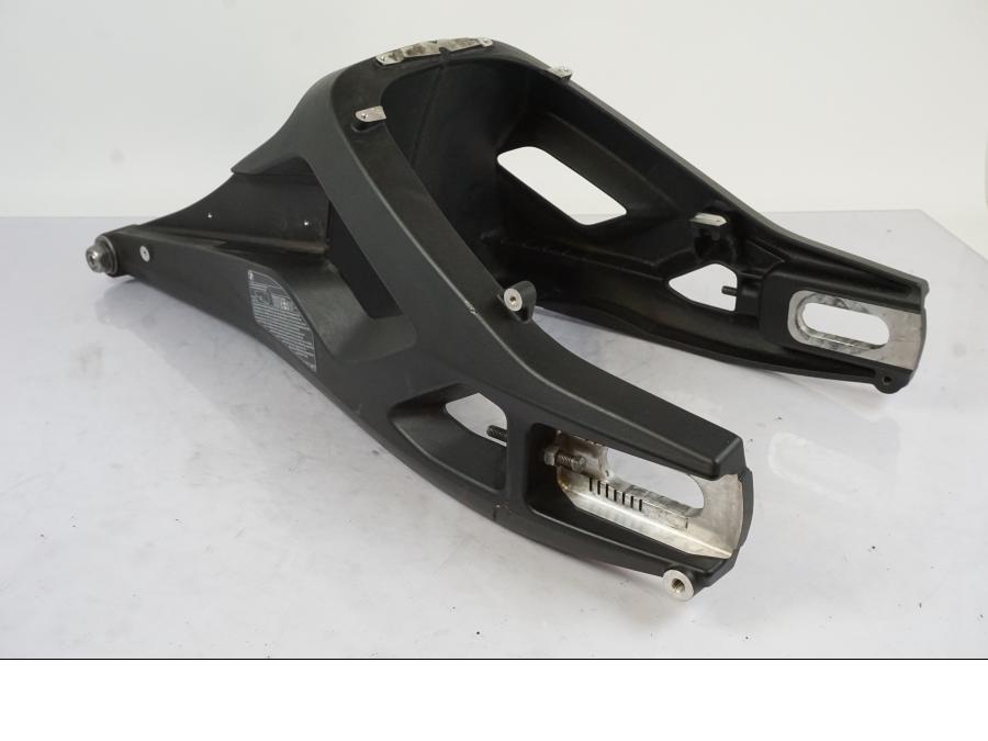 Framsidan på Sving från en BMW S 1000 XR -2019 motorcykel.