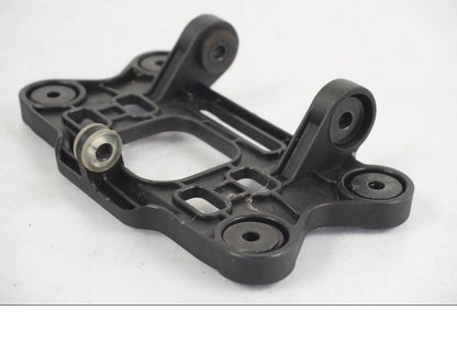 Höger sida på Instrumentpanelsfäste från en KTM 390 Adventure -2021 motorcykel.