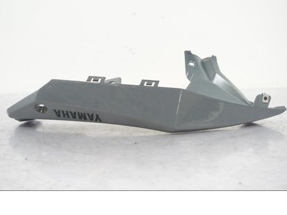 Snett uppifrån på Bakvinge från en Yamaha MT 125 -2017 motorcykel.