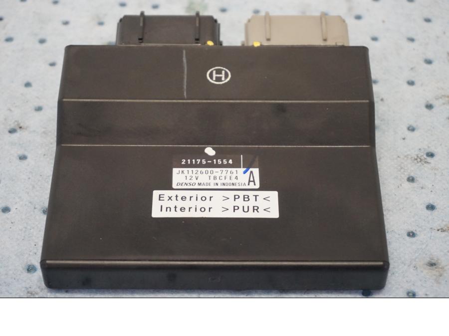 Framsidan på CDI / ECU från en Kawasaki Z 650 ABS -2020 motorcykel.