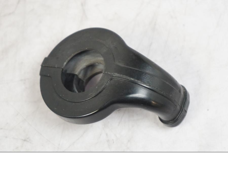 Vänster sida på Gasklo från en Triumph Tiger -2009 motorcykel.