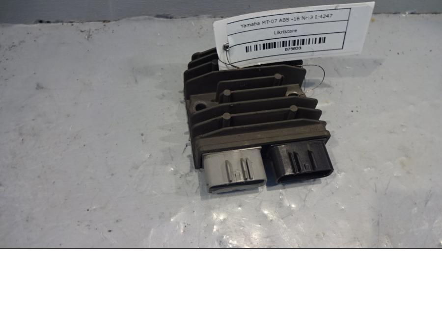 Framsidan på Likriktare från en Yamaha MT-07 -2016 motorcykel.