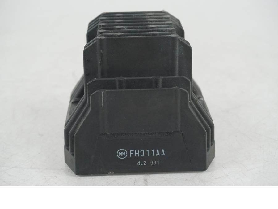 Höger sida på Likriktare från en Yamaha YZF 1000 R1 -2004 motorcykel.