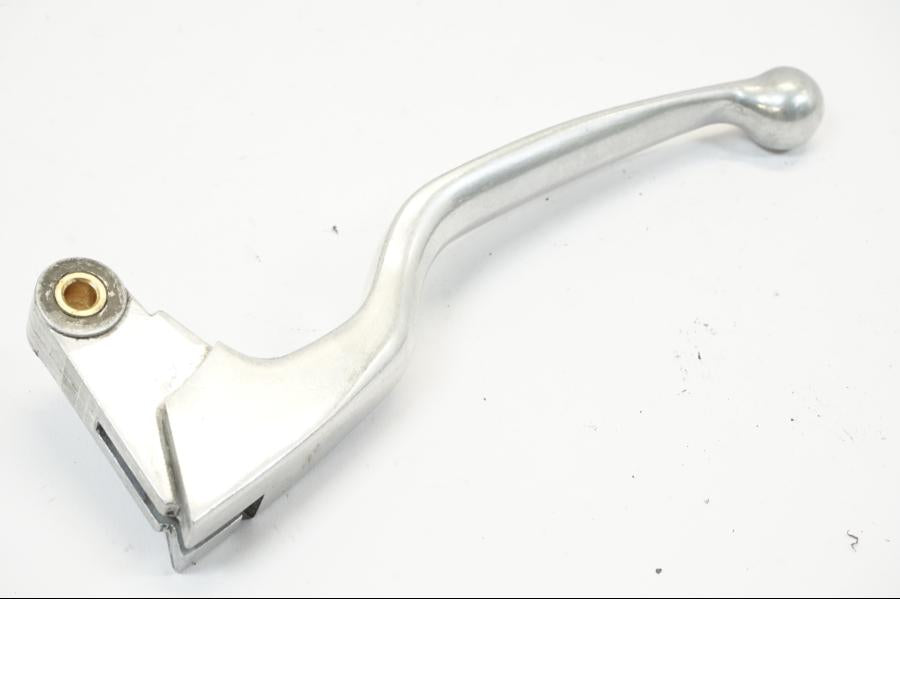 Framsidan på Kopplingsgrepp från en Yamaha XVS 650 -2000 motorcykel.