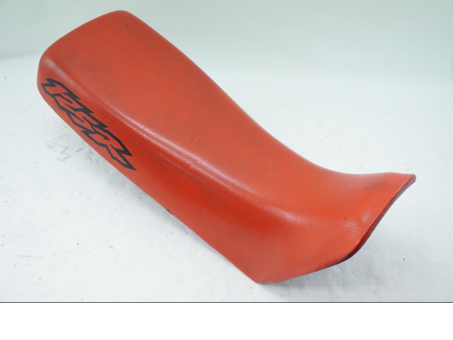 Framsidan på Sadel från en Honda XL 125 R -1998 motorcykel.