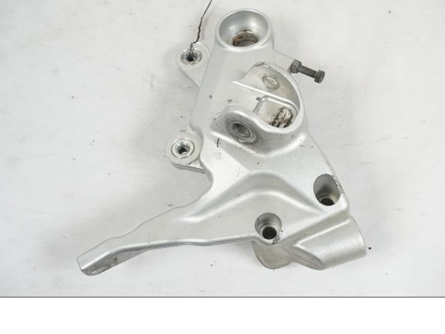 Framsidan på Fotpinnefäste från en Husqvarna 701 SUPERMOTO ABS -2016 motorcykel.