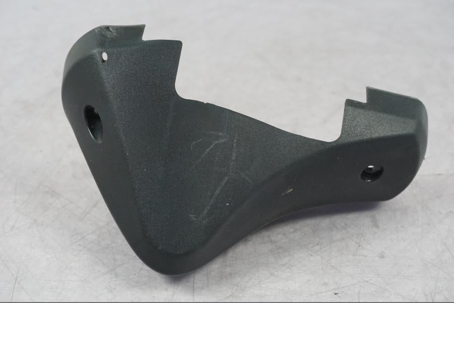 Snett nerifrån på Instrumentkåpa från en Suzuki GSF 1250 -2010 motorcykel.