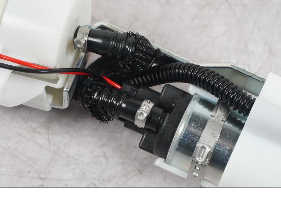 Extrabild1 på Bensinpump insprut från en Ducati Multistrada V4 -2024 motorcykel.