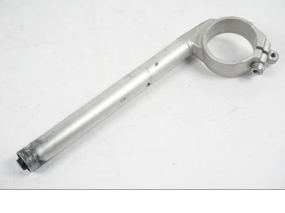 Snett uppifrån på Styre från en Yamaha YZF 1000 R1 -2007 motorcykel.