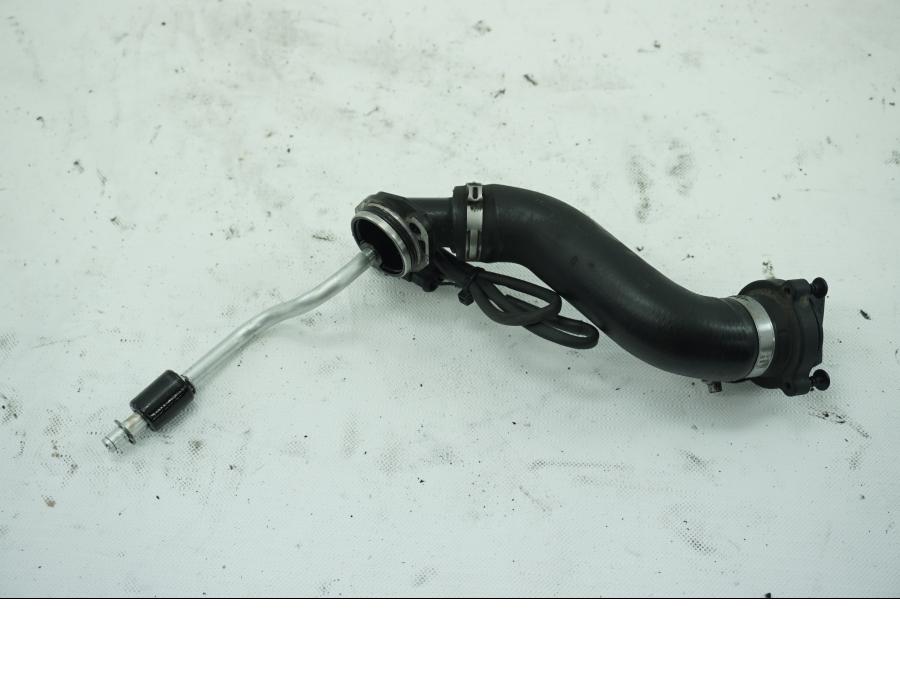 Framsidan på Oljenivågivare från en KTM 1190 Adventure -2014 motorcykel.