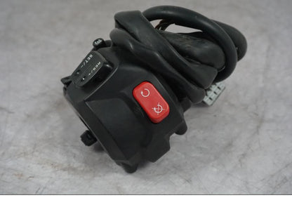 Höger sida på Styrelreglage från en Triumph Tiger Explorer -2016 motorcykel.