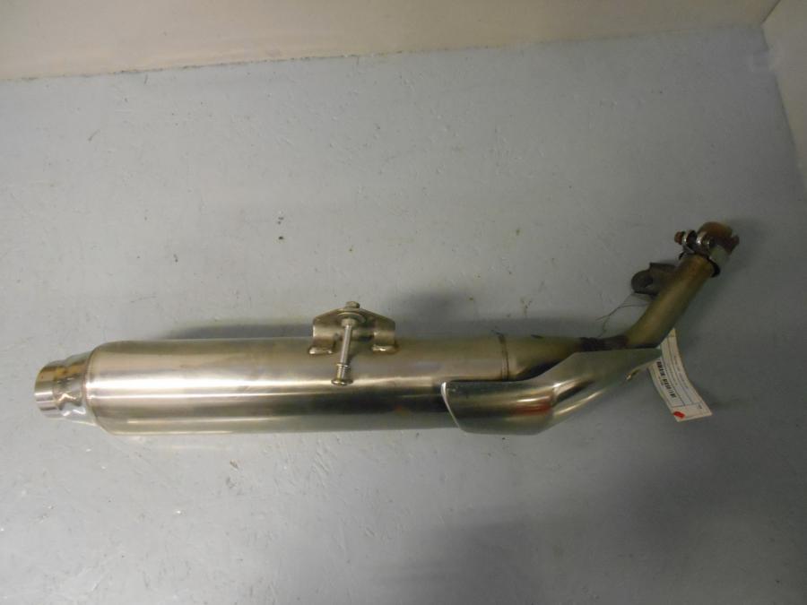 Baksidan på Ljuddämpare från en Honda CBF 1000 -2006 motorcykel.