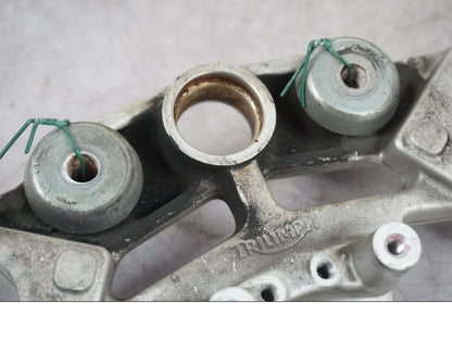 Extrabild1 på Gaffelkrona från en Triumph Tiger -2009 motorcykel.