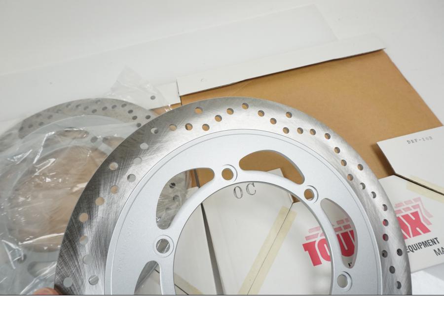 Vänster sida på Bromsskiva från en Honda ST 1100 -2001 motorcykel.