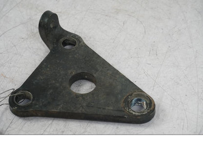 Höger sida på Motorfäste från en Suzuki VZ 800 -2000 motorcykel.