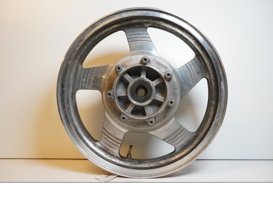 Framsidan på Fälg från en Kawasaki VN 1500 Classic Tourer -2003 motorcykel.