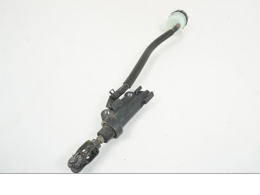 Vänster sida på Bromshuvudcylinder från en Yamaha XJR 1300 -2007 motorcykel.