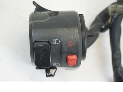 Höger sida på Styrelreglage från en Yamaha YZF 1000 R1 -2004 motorcykel.