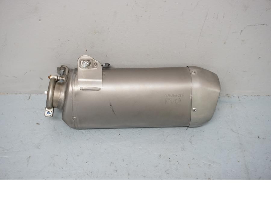 Baksidan på Ljuddämpare från en Yamaha YZF 1000 R1 -2017 motorcykel.