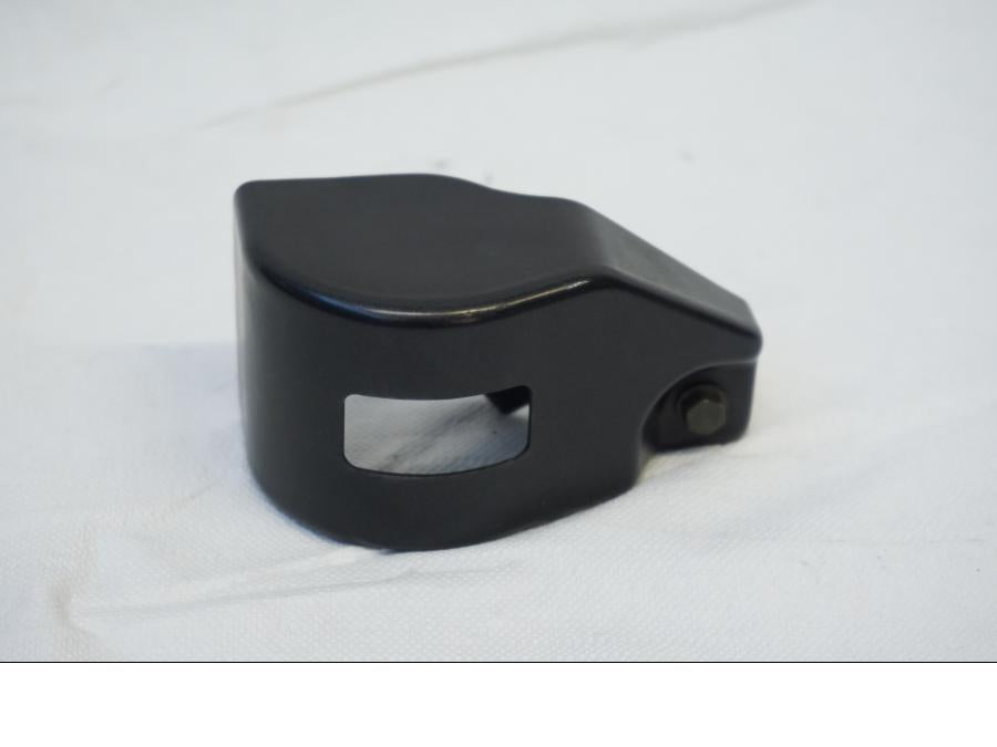 Framsidan på Bromshuvudcylinderskydd från en Kawasaki VN 900 -2006 motorcykel.