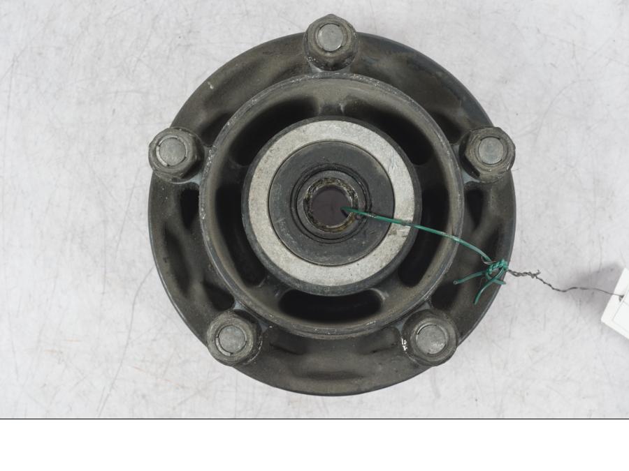 Baksidan på Drevfäste från en Honda CB 500 X -2015 motorcykel.