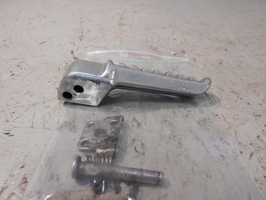 Framsidan på Fotpinne från en Kawasaki ZX-9R -2002 motorcykel.