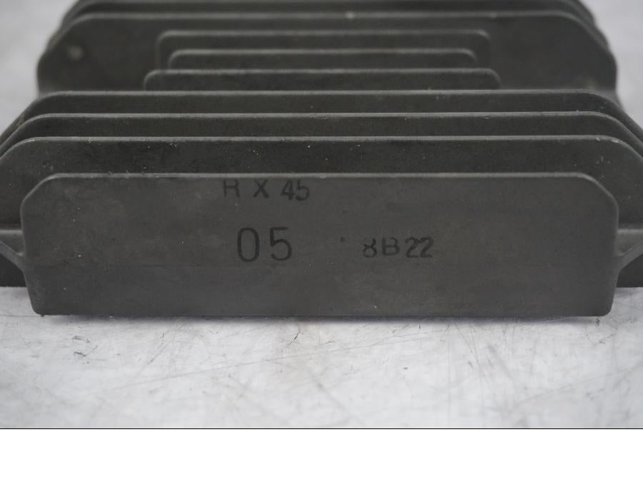 Höger sida på Likriktare från en Kawasaki ZX-10R -2008 motorcykel.