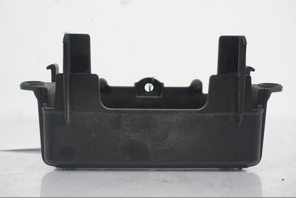 Vänster sida på Batterihållare från en MV Agusta Dragster -2014 motorcykel.