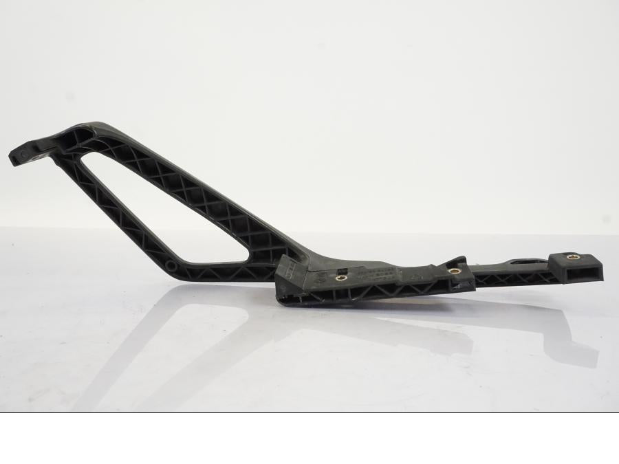 Vänster sida på Passagerarhandtag från en BMW R 1150 RS -2003 motorcykel.