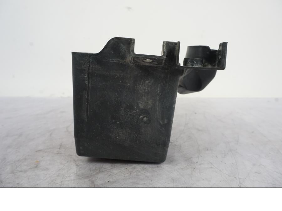 Höger sida på Batterihållare från en Kawasaki Versys 650 -2014 motorcykel.