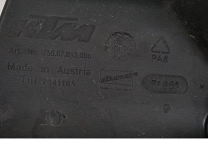 Extrabild5 på Bensintank från en KTM 690 SM R -2009 motorcykel.