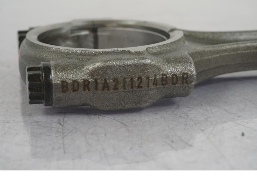 Baksidan på Vevstake från en BMW R 1250 GS -2023 motorcykel.