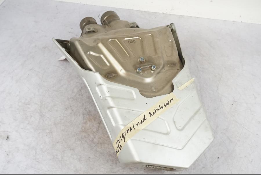 Framsidan på Ljuddämpare från en Ducati 749 -2003 motorcykel.