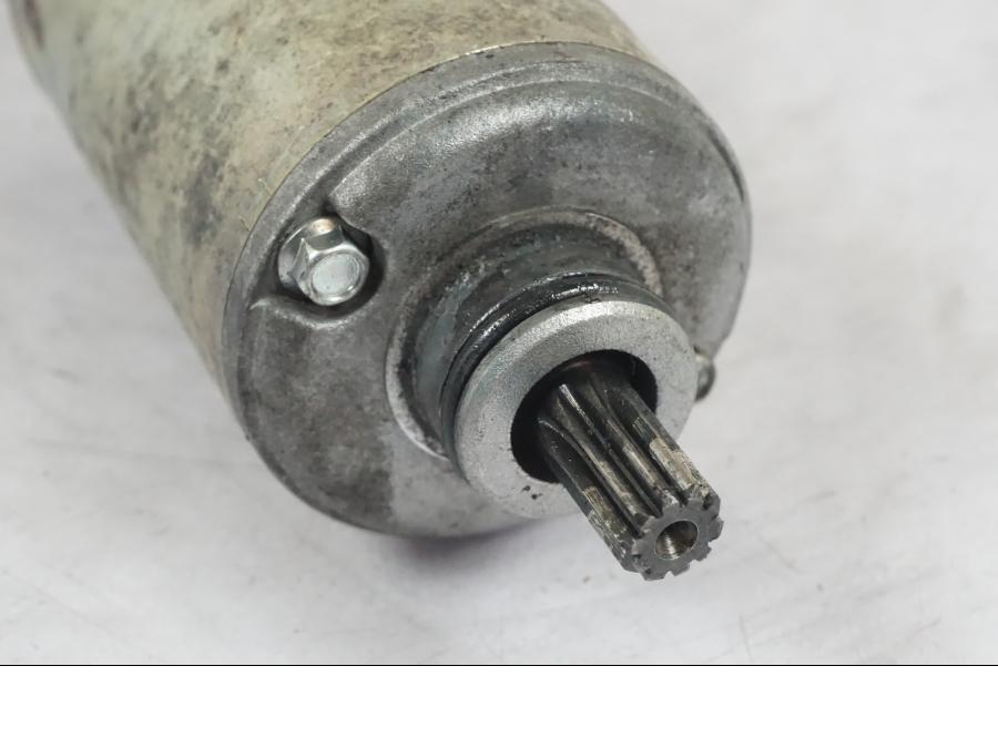 Baksidan på Startmotor från en Triumph Sprint ST -2007 motorcykel.