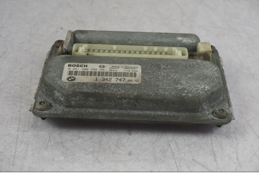 Baksidan på Motronic styrenhet från en BMW R 1100 GS -1998 motorcykel.