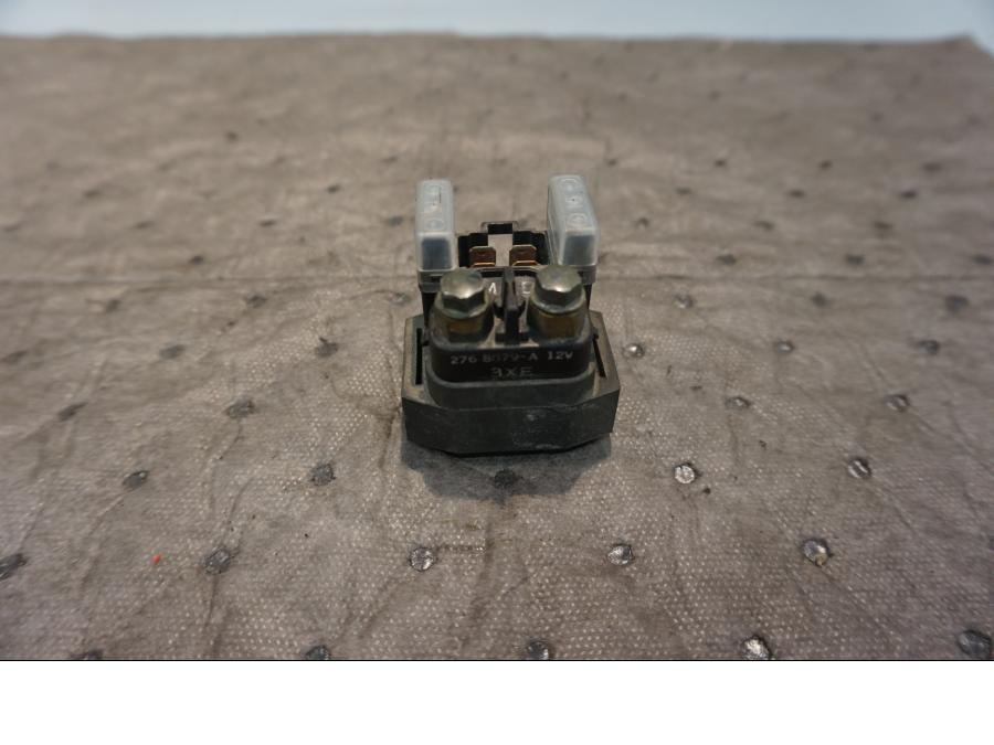 Framsidan på Startrelä från en Yamaha FJR 1300 -2004 motorcykel.