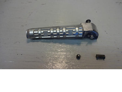 Framsidan på Fotpinne från en Yamaha YZF-R 125 -2012 motorcykel.