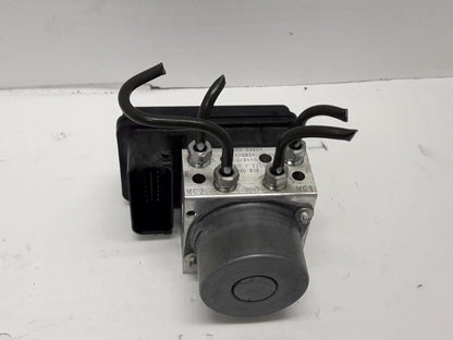 Framsidan på ABS Modulator från en Suzuki GSX-S 1000 -2018 motorcykel.