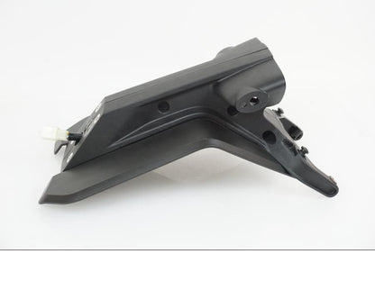 Baksidan på Skylthållare från en KTM 890 Duke -2020 motorcykel.